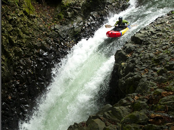 Kayak-Like 'Pack Raft' Built To Run Serious Whitewater